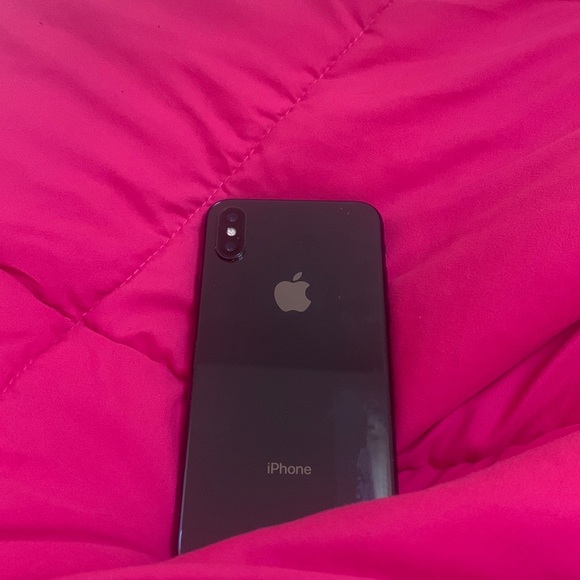 I’m selling a iPhone XR for a low price